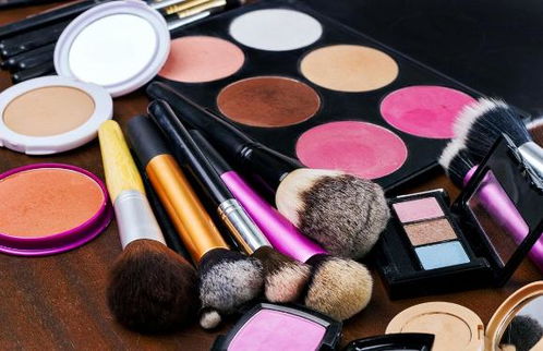 化妝品白癜風患者需謹慎，秋季治療白癜風優勢顯著——蘭州中研完美拯救